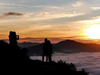Sunrise Hike zum Kelimutu Vulkan & Transfer nach Riung thumbnail