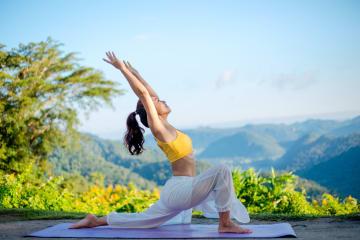 Yoga Kurs mit professionellem Guru thumbnail