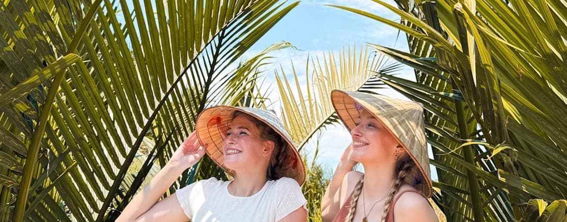 Vibin' in Vietnam: Lantern Lanes & Pagoda Paths