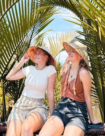 Vibin' in Vietnam: Lantern Lanes & Pagoda Paths