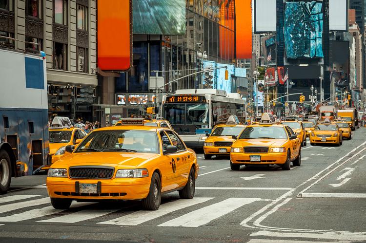 Typisches Straßenbild: NYC Cabs!