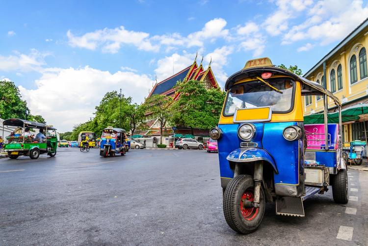 Tuk Tuks: Thailands traditionelles Taxi!