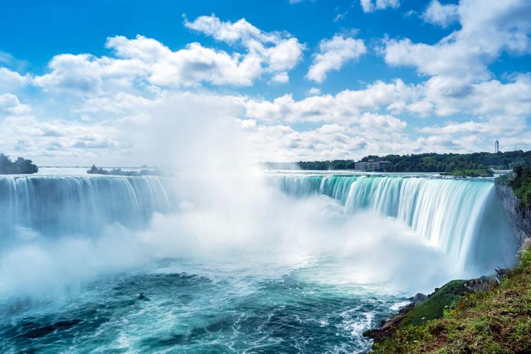 Gewaltig: Rauschende Niagarafälle