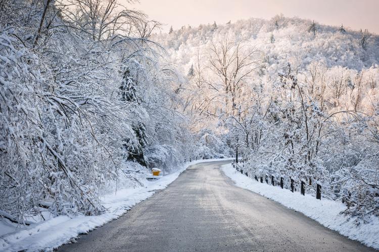 Icy Roads: Roadtrip mal anders!
