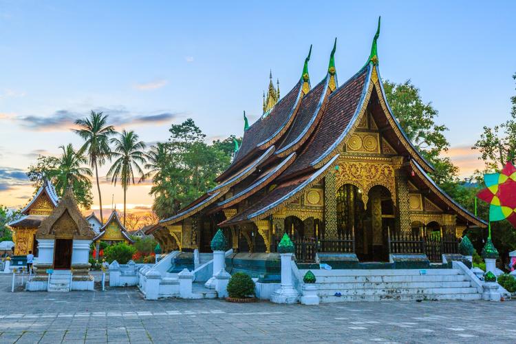 Take me to the Temples: Wat Xieng Thong Tempel