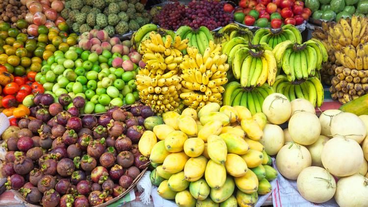 Eat the Rainbow: Bunte Vielfalt in Luang Prabangs Morning Market 