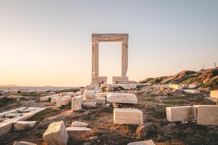 Beeindruckend: Portara aus Naxos-Marmor