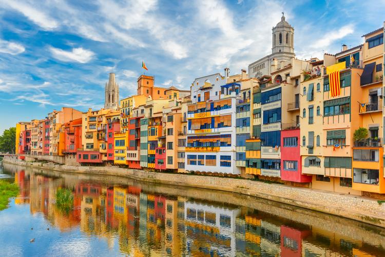 Girona: Farbenfrohe Schönheit 