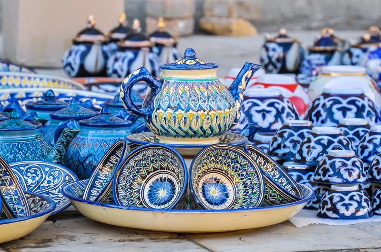 Zauberhaft: Usbekische Töpferkunst! 