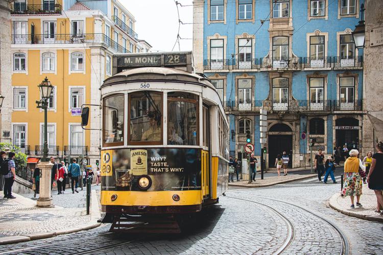 Unterwegs in Lissabons Trams!