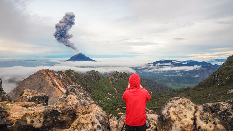 Vulkan Hike: Rauchende Naturgewalten! 