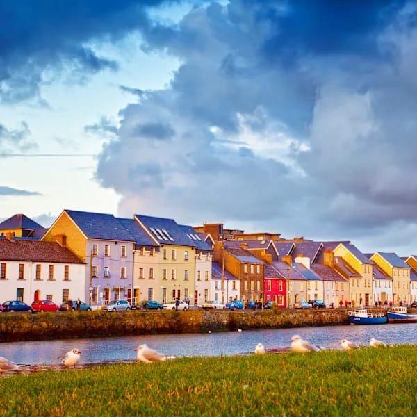Abenteuer Irland: Cityhopping an wilden Küsten