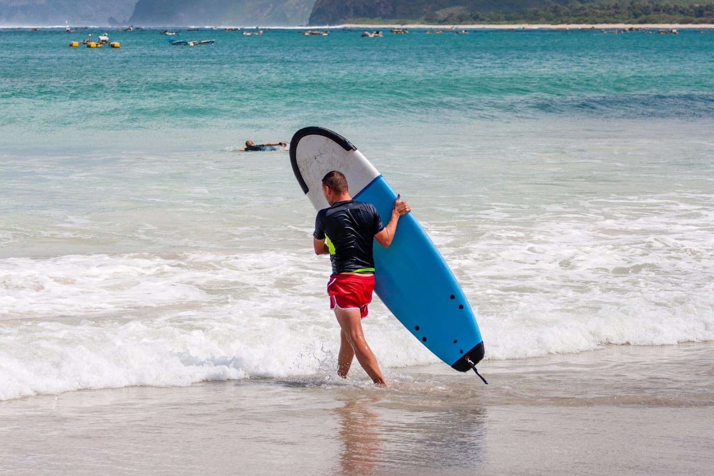 Surfles op Selong Belanak Beach thumbnail