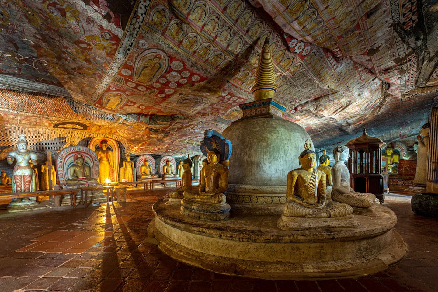 Höhlen-Tempel Tour am Morgen in deiner journaway Gruppe thumbnail