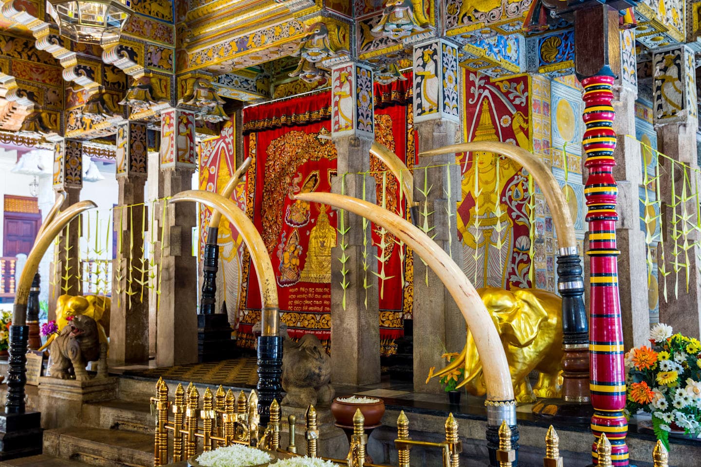Tour zum “Temple of the Tooth” am Morgen in deiner journaway Gruppe thumbnail