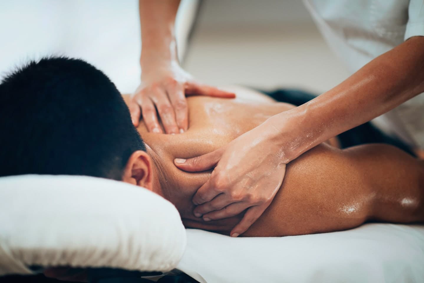 Traditionelle maledivische Massage thumbnail