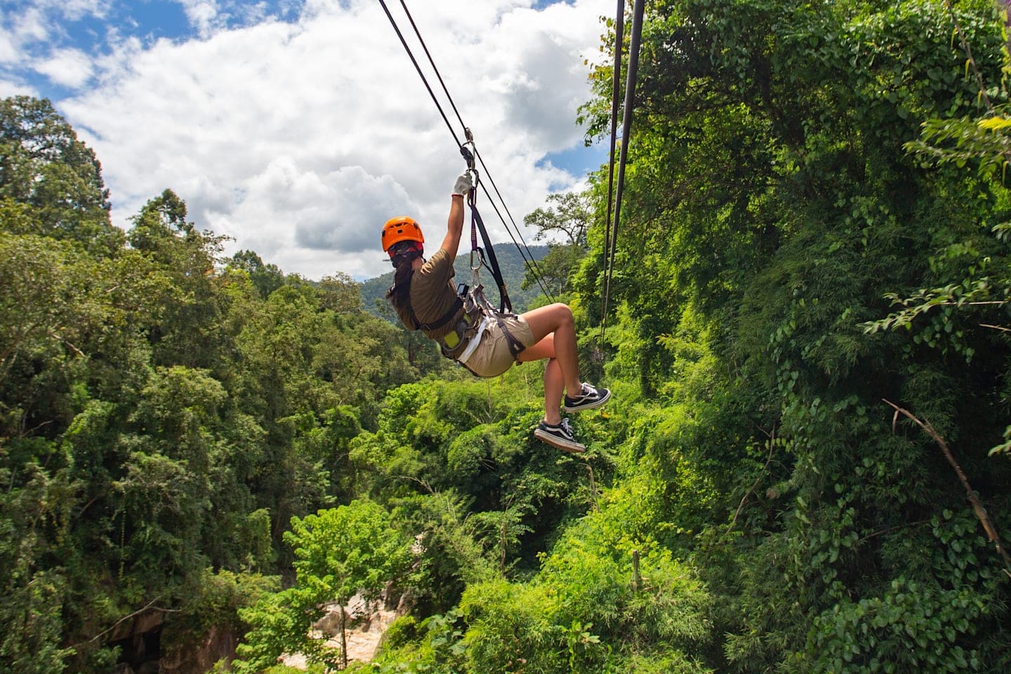 Zipline adventure in the Costa Rican rainforest thumbnail
