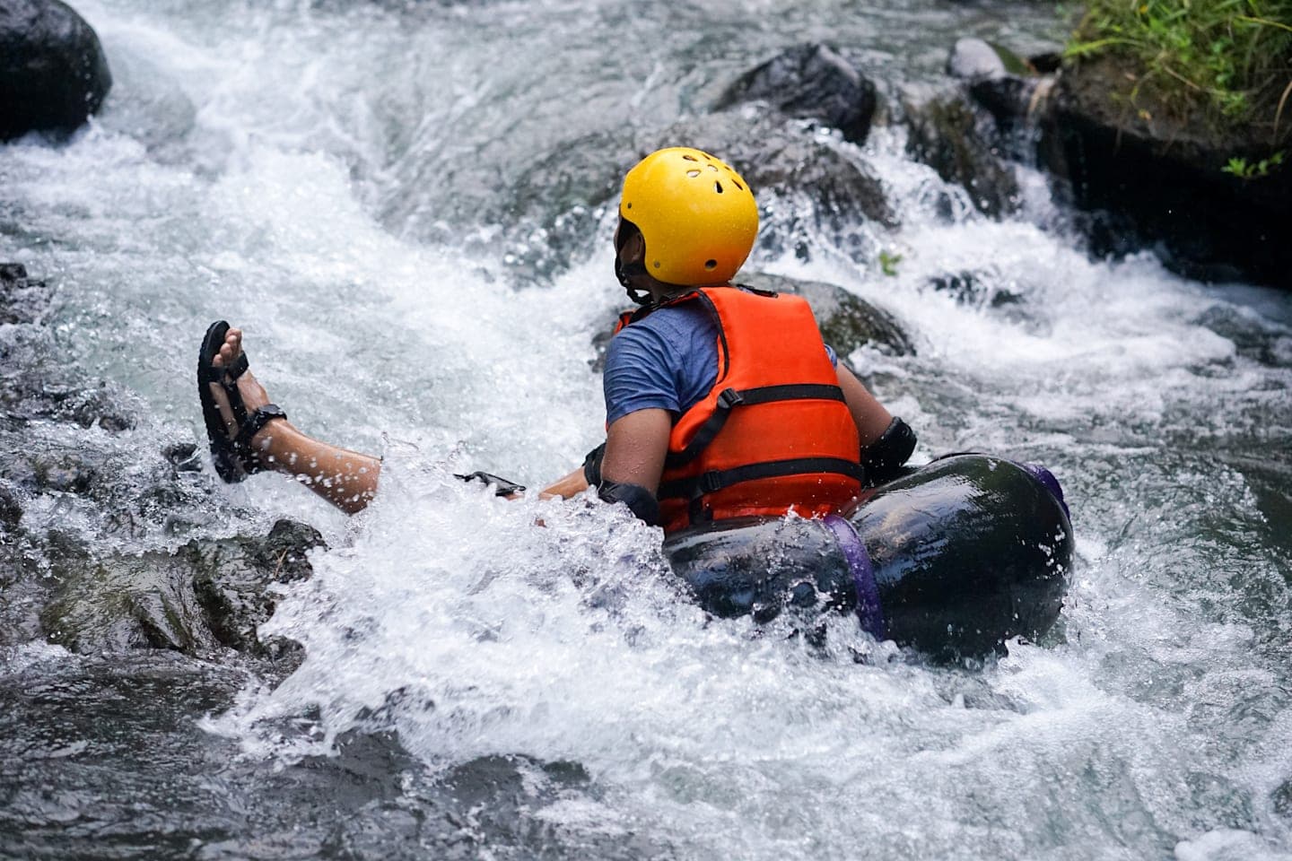 Tubing auf dem Fluss Paiva thumbnail