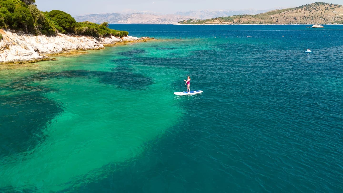 Stand-Up-Paddle-Tour um die Ksamil Inseln thumbnail