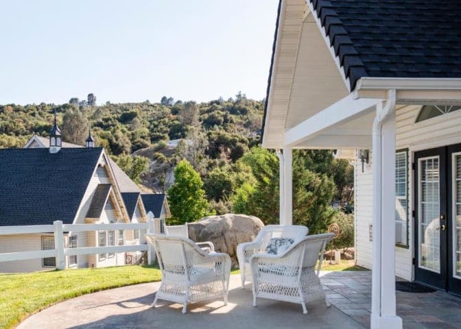 Hounds Tooth Inn thumbnail