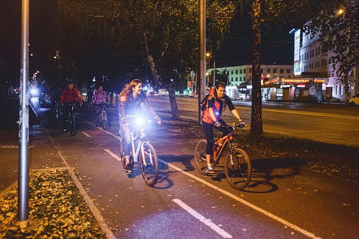 Nächtliche Bike-Tour durch Medellín thumbnail