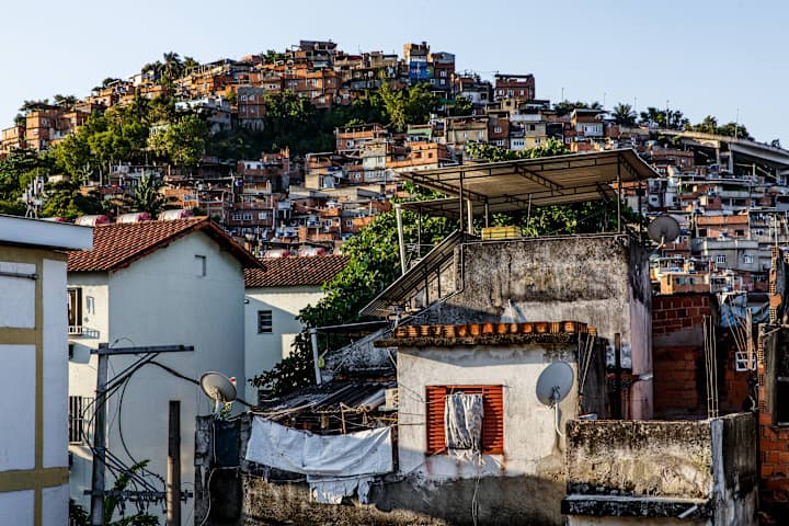 Tour door de favela Rocinha thumbnail