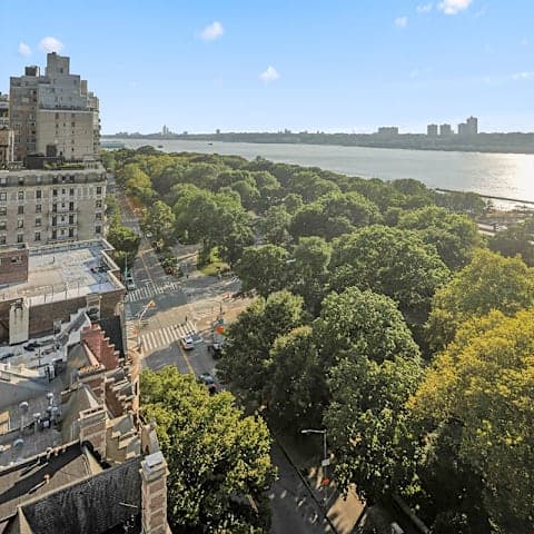 Riverside Tower Hotel thumbnail
