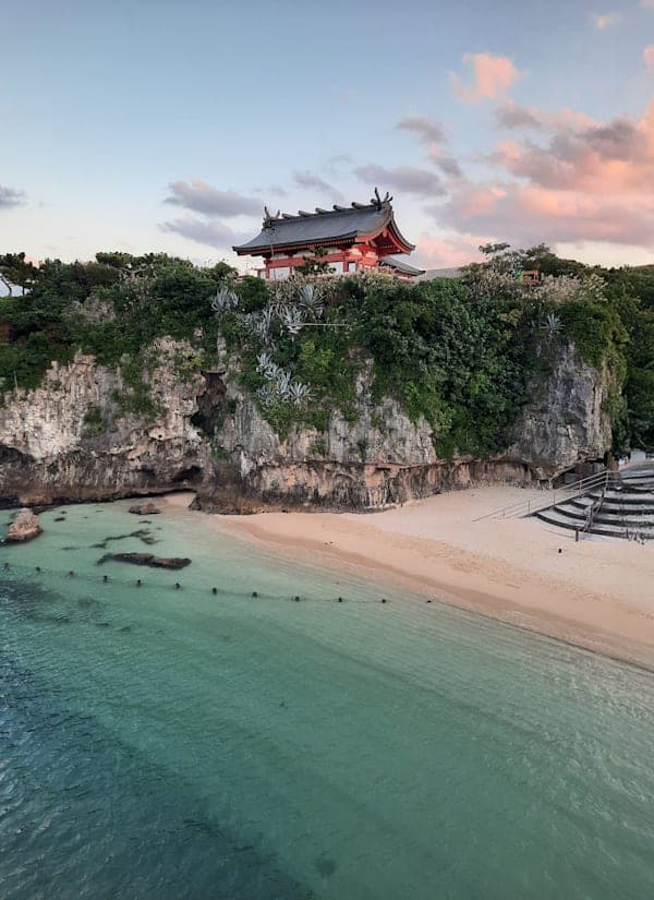 Japan bucketlist: konbini, karaoke & Okinawa