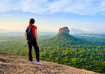 Sri Lanka bucketlist: temples, tea & highland highs!