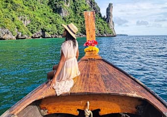 Travel Thailand: From City Glows to Sandy Toes!