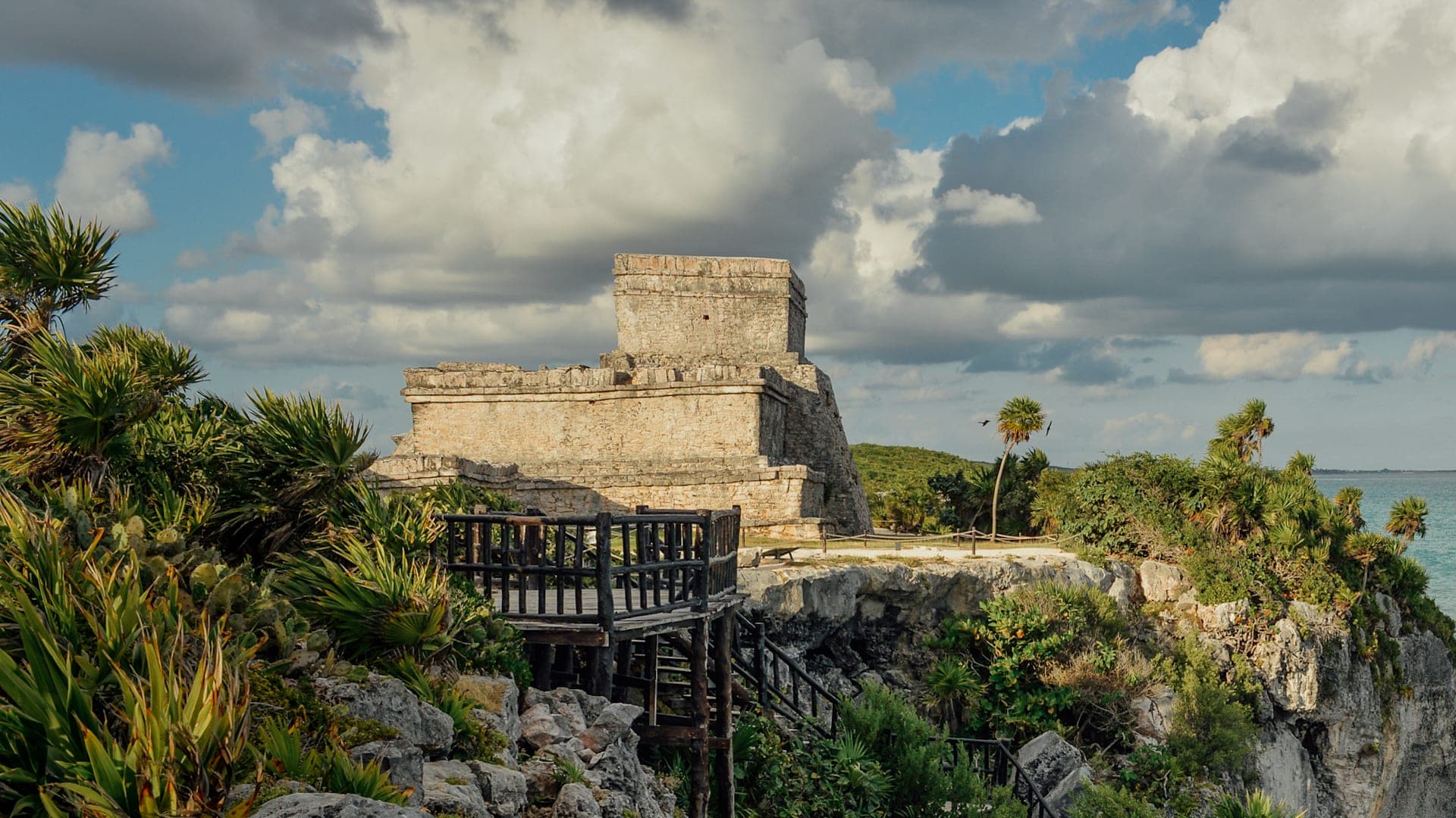 Maya ruins, cenotes and postcard beaches