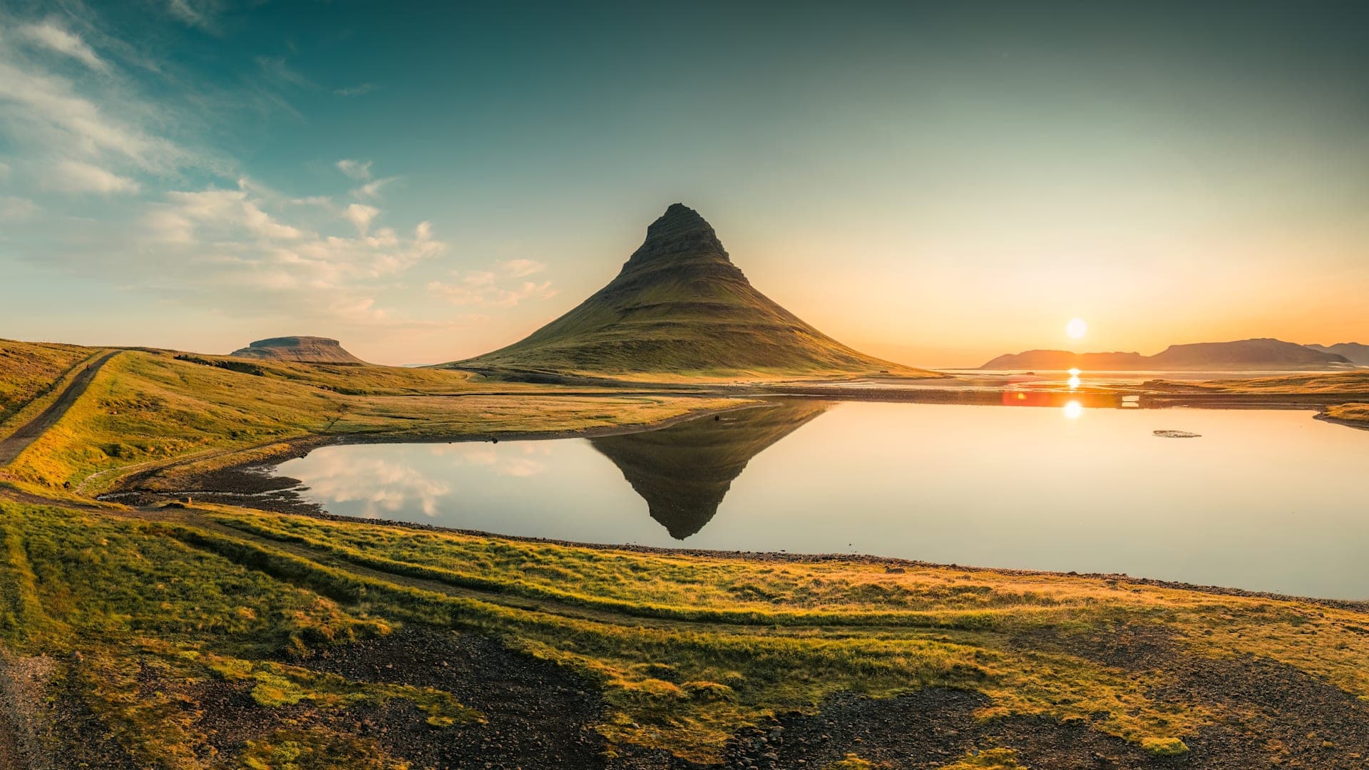 Volcanoes, glaciers and waterfalls