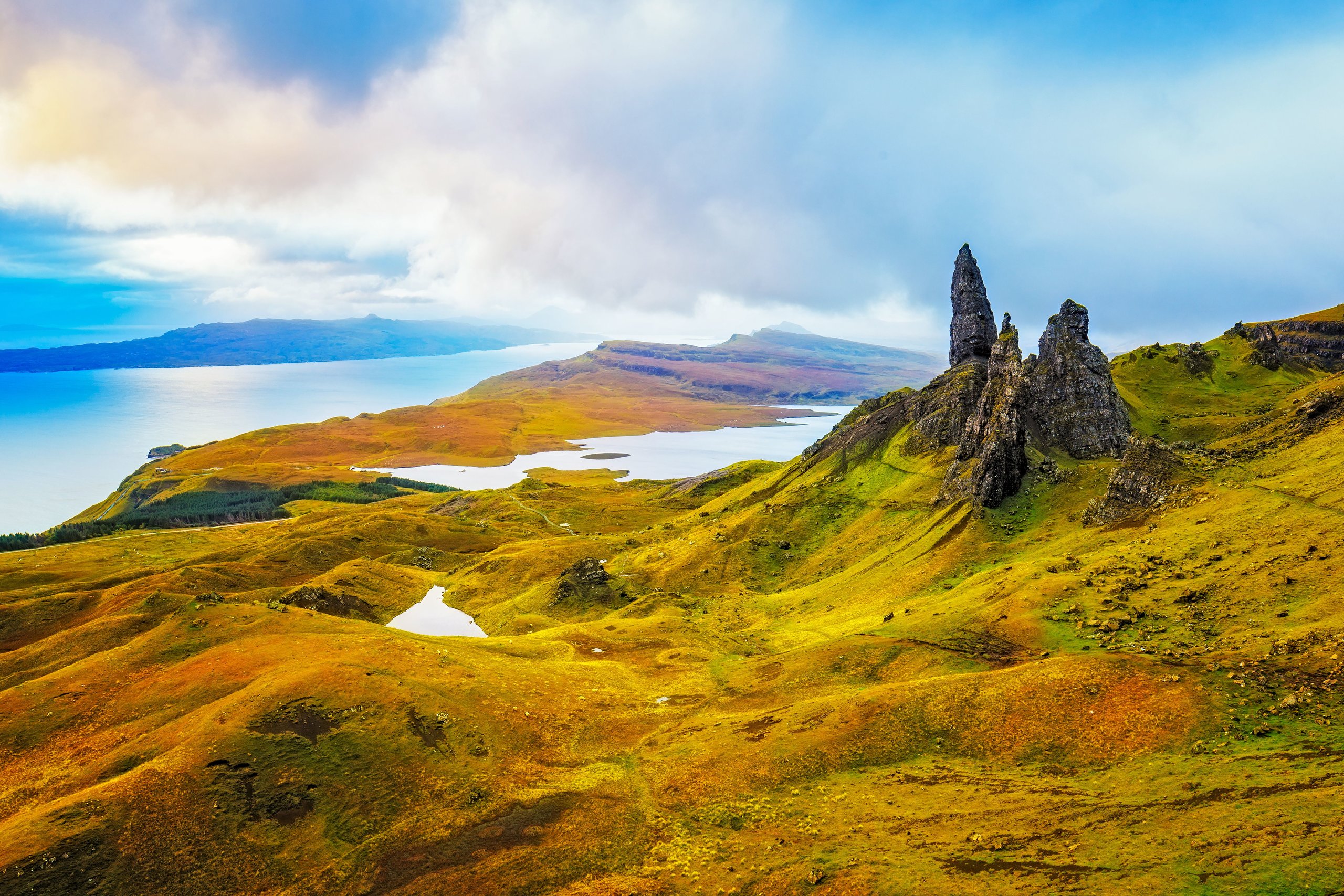 Scotland is beautiful. Остров Скай, Шотландия (Isle of Skye). Остров Скай внутренние Гебриды. Остров Скай (Гебриды, Шотландия).. Старик Сторр - остров Скай, Шотландия.